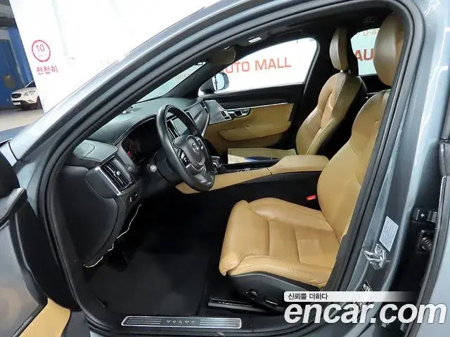 Volvo V90 Cross Country 2018 — ფოტო 19/20