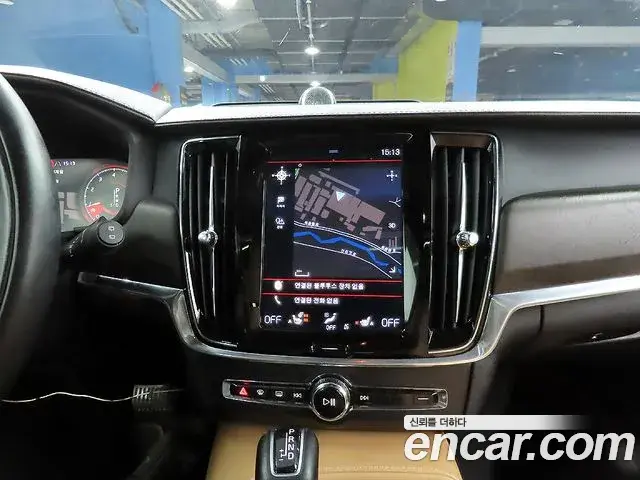 Volvo V90 Cross Country 2018 — ფოტო 4/20