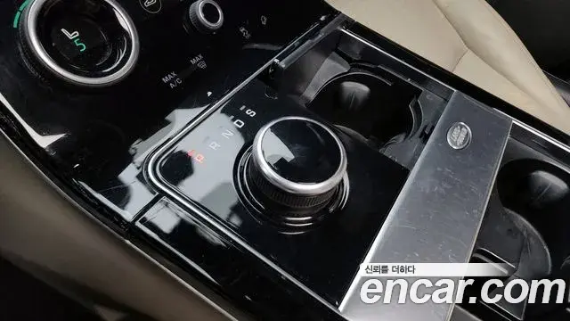 Land Rover Range Rover Velar 2018 — Фото 9/20