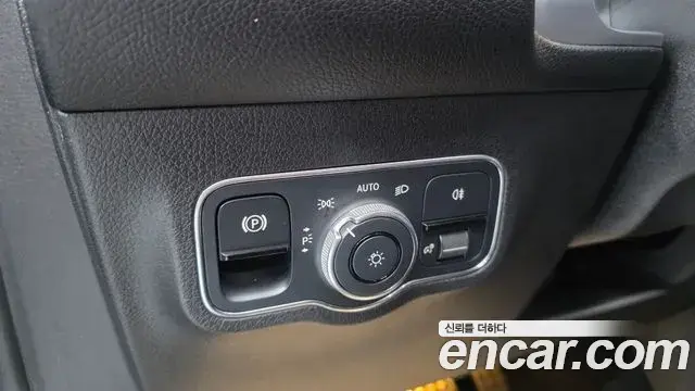 Mercedes-Benz GLB-Class 2022 — Şəkil 18/20