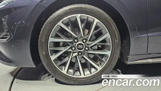 Hyundai Sonata Hybrid 2021 — Şəkil 13/20