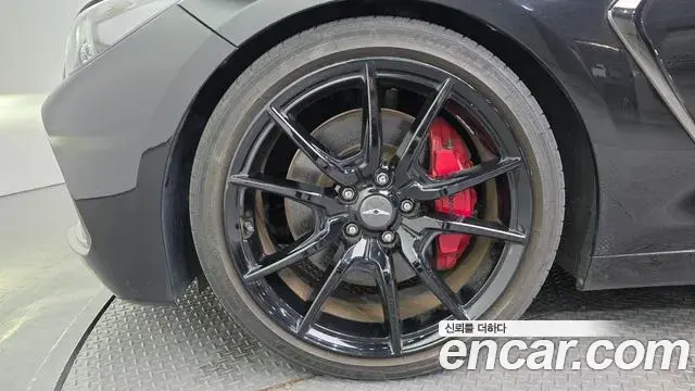 Genesis G70 2018 — ფოტო 16/20