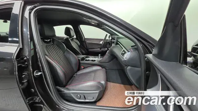 Genesis G70 2018 — ფოტო 9/20
