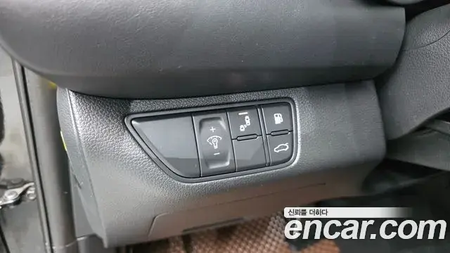 Genesis G70 2018 — ფოტო 18/20