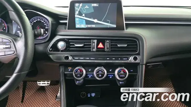 Genesis G70 2018 — ფოტო 2/20