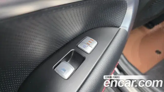 Genesis G70 2018 — ფოტო 13/20