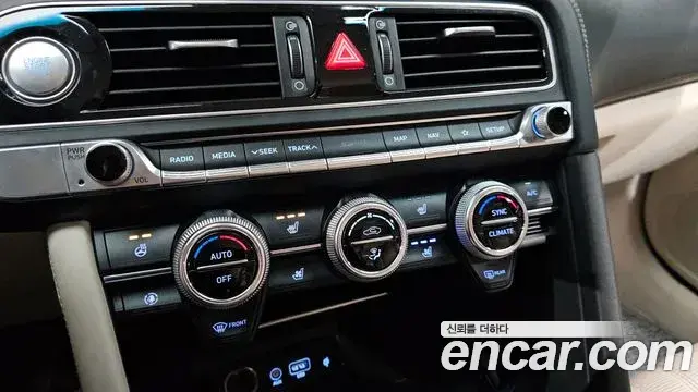 Genesis G70 2018 — Photo 18/20