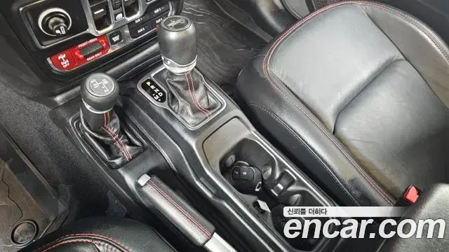 Jeep Wrangler 2019 — Фото 9/20