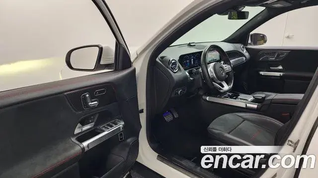 Mercedes-Benz GLB-Class 2021 — ფოტო 3/20