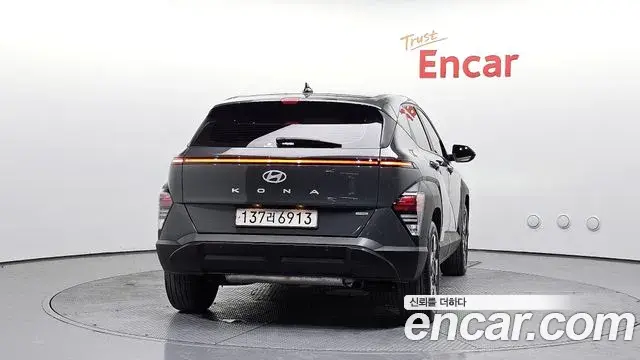 Hyundai Kona Hybrid 2023 — ფოტო 18/20