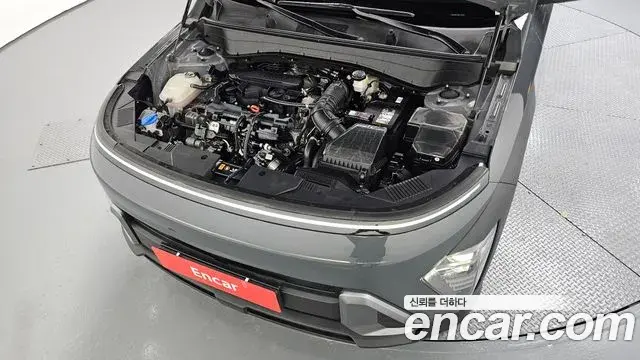 Hyundai Kona Hybrid 2023 — ფოტო 9/20