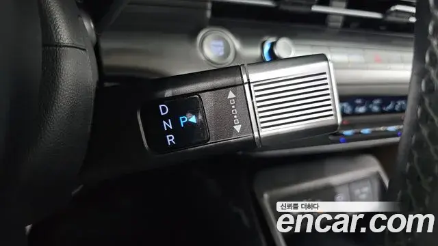 Hyundai Kona Hybrid 2023 — ფოტო 19/20