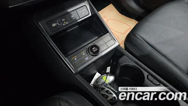 Hyundai Kona Hybrid 2023 — ფოტო 12/20