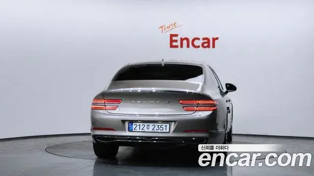 Genesis Electrified G80 2020 — Photo 3/20