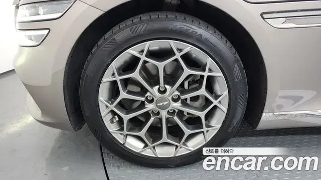 Genesis Electrified G80 2020 — Photo 4/20
