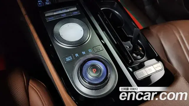Genesis Electrified G80 2020 — Photo 8/20