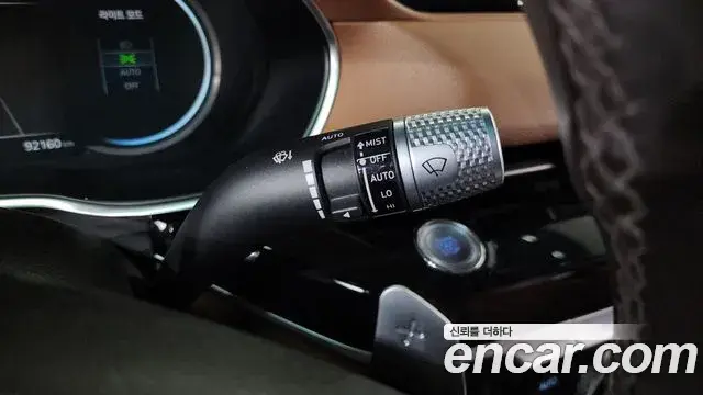 Genesis Electrified G80 2020 — Photo 13/20