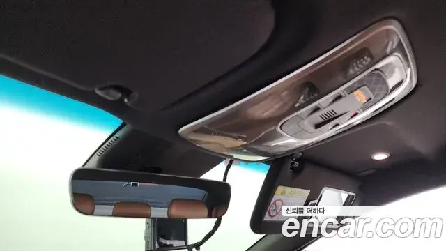 Genesis Electrified G80 2020 — Photo 17/20
