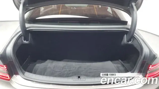 Genesis Electrified G80 2020 — Photo 19/20