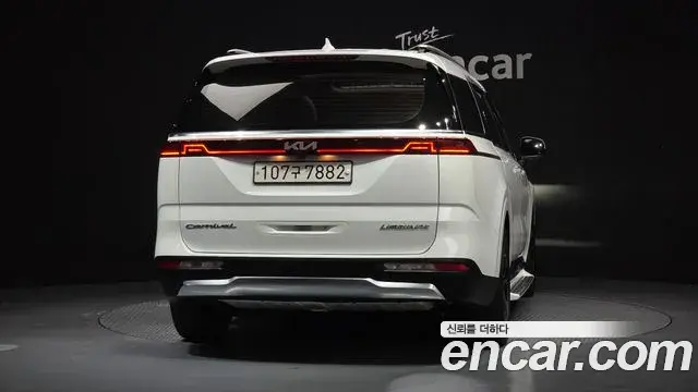 Kia Carnival 2021 — Фото 3/20