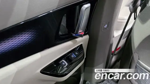 Kia Carnival 2021 — Фото 18/20