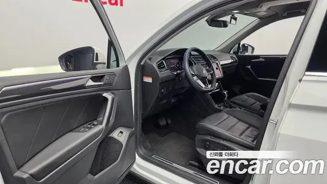 Volkswagen Tiguan 2024 — ფოტო 10/20