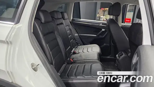 Volkswagen Tiguan 2024 — ფოტო 12/20