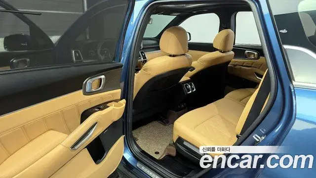 Kia Sorento 2022 — ფოტო 4/20