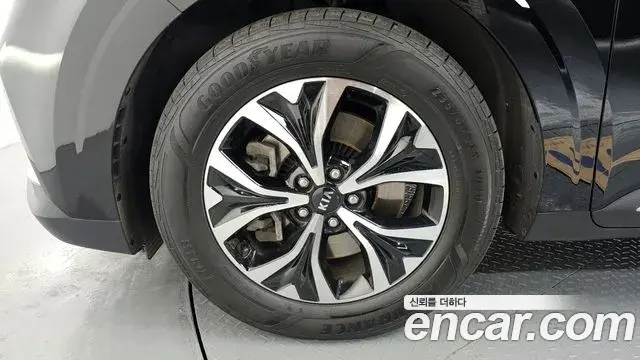 Kia Carnival 2021 — Фото 5/20