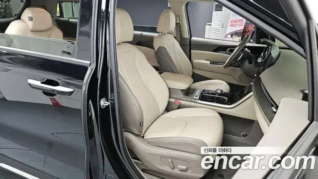 Kia Carnival 2021 — Фото 12/20