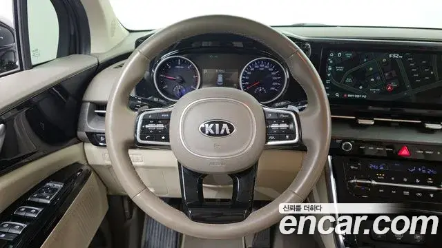 Kia Carnival 2021 — Фото 13/20