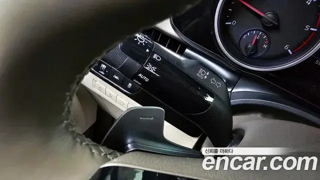 Kia Carnival 2021 — Фото 16/20