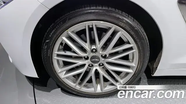 Genesis G70 2019 — ფოტო 16/20