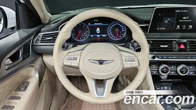 Genesis G70 2019 — ფოტო 14/20