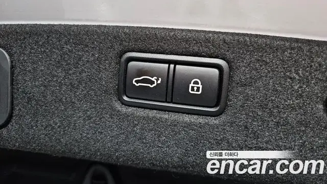 Genesis G70 2019 — ფოტო 19/20