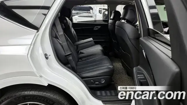 Genesis GV80 2021 — ფოტო 14/20