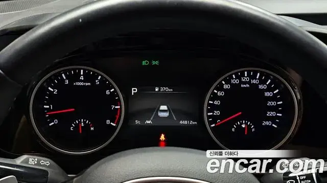 Kia Carnival 2022 — Фото 8/20