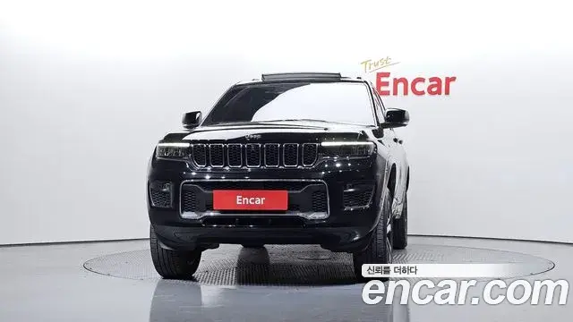 Jeep Grand Cherokee 2022 — ფოტო 10/20