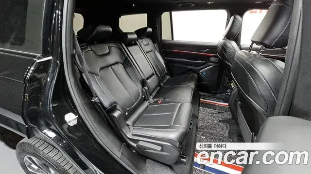 Jeep Grand Cherokee 2022 — ფოტო 11/20