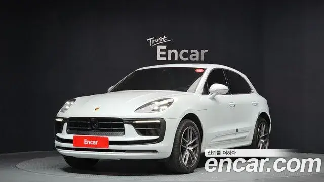 Porsche Macan 2022 — Photo 17/20