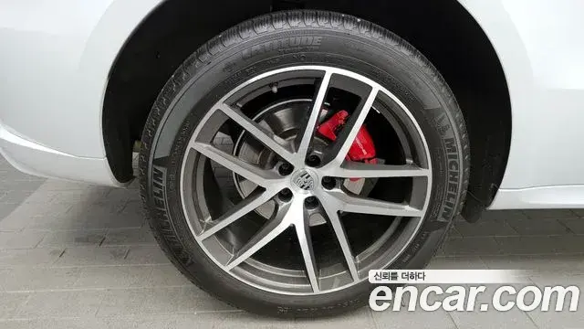 Porsche Macan 2022 — Photo 14/20