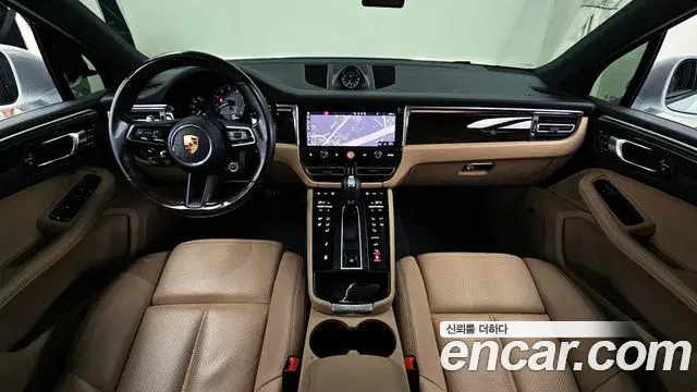 Porsche Macan 2022 — Photo 11/20
