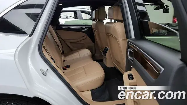 Porsche Macan 2022 — Photo 20/20