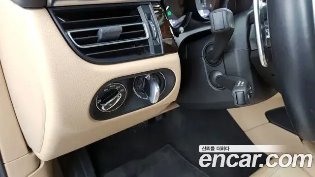 Porsche Macan 2022 — Photo 12/20
