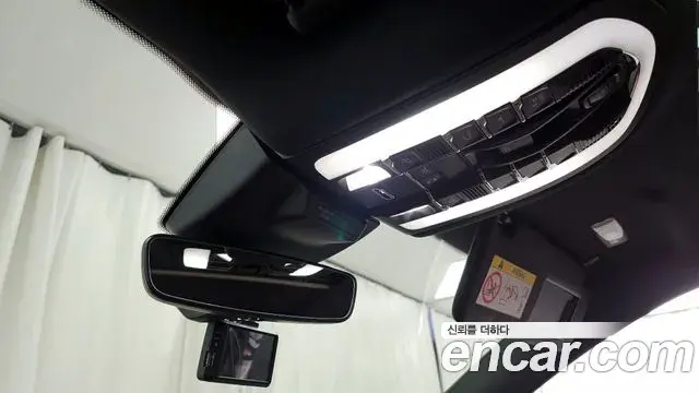Porsche Macan 2022 — Photo 8/20