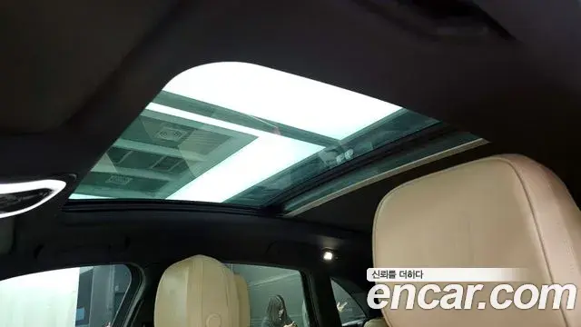 Porsche Macan 2022 — Photo 6/20