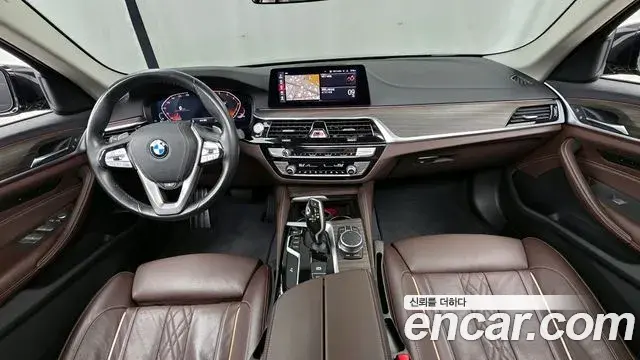 BMW 5 Series 2019 — Şəkil 8/20