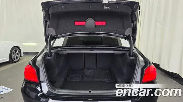 BMW 5 Series 2019 — Şəkil 19/20