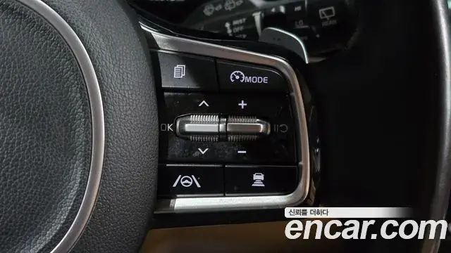 Kia Carnival 2021 — Фото 14/20