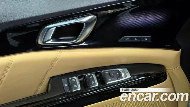 Kia Carnival 2021 — Фото 17/20